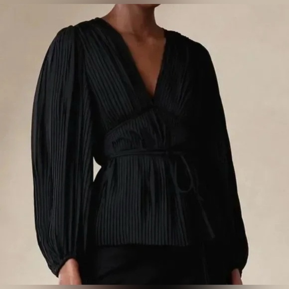 Banana Republic Black CHIFFON PLEATED BLOUSE Medium - Picture 1 of 6